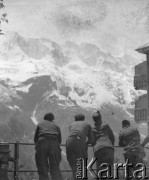 1940, Mürren, Szwajcaria. 
Żołnierze 2. Dywizji  Strzelców Pieszych oglądają górskie krajobrazy.
Fot. Jerzy Konrad Maciejewski, zbiory Ośrodka KARTA