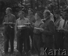 1942-1944, Münchenbuchsee, Szwajcaria.
Żołnierze 2. Dywizji Strzelców Pieszych podczas ćwiczeń w terenie.  
Fot. Jerzy Konrad Maciejewski, zbiory Ośrodka KARTA
