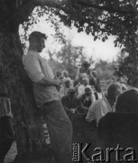 1942-1944, Münchenbuchsee, Szwajcaria.
Obóz internowania. Zawodnik oczekuje na rozpoczęcie zawodów w zapasach. 	
Fot. Jerzy Konrad Maciejewski, zbiory Ośrodka KARTA
