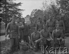Wiosna 1940, La Maucarriere, Francja.
Grupa żołnierzy z 2. Dywizji Strzelców Pieszych.
Fot. Jerzy Konrad Maciejewski, zbiory Ośrodka KARTA

