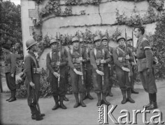 Wiosna 1940, La Maucarriere, Francja.
Żołnierze 2. Dywizji Strzelców Pieszych podczas warty.
Fot. Jerzy Konrad Maciejewski, zbiory Ośrodka KARTA
