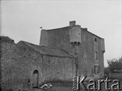 1940, Barroux, Francja.
XVII-wieczne zabudowania.
Fot. Jerzy Konrad Maciejewski, zbiory Ośrodka KARTA
