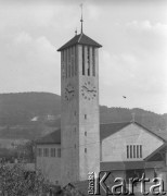 1941, Ostermundigen, Szwajcaria.
Miejscowy kościół. Obok stoi wieża z zegarem.
Fot. Jerzy Konrad Maciejewski, zbiory Ośrodka KARTA
