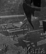 1940, Moospinte, Szwajcaria.
Internowany żołnierz 2. Dywizji Strzelców Pieszych pisze list. 
Fot. Jerzy Konrad Maciejewski, zbiory Ośrodka KARTA