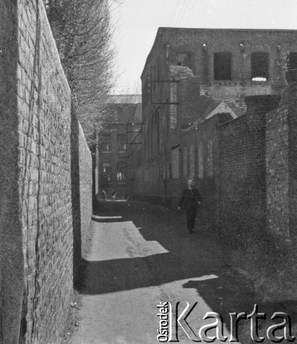 1945-1946, Lys-lez-Lannoy, Francja.
Prawdopodobnie fragment zabudowań fabrycznych, w których mieszkają polscy żołnierze z 2. Dywizji Strzelców Pieszych.
Fot. Jerzy Konrad Maciejewski, zbiory Ośrodka KARTA
