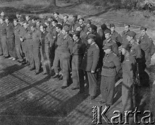 1945-1946, Lys-lez-Lannoy, Francja.
Zbiórka żołnierzy z 2. Dywizji Strzelców Pieszych.
Fot. Jerzy Konrad Maciejewski, zbiory Ośrodka KARTA
