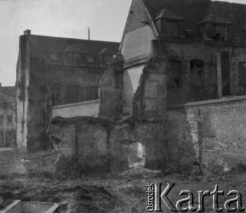 1946, Lille, Francja.
Zniszczone w czasie działań wojennych budynki.
Fot. Jerzy Konrad Maciejewski, zbiory Ośrodka KARTA