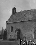 Maj 1940, Airvault, Francja.
Stary kościół. 
Fot. Jerzy Konrad Maciejewski, zbiory Ośrodka KARTA