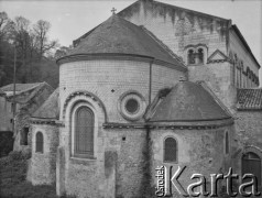 1940, Saint-Généroux, Francja.
Jeden z najstarszych kościołów przedromańskich we Francji, zbudowany na przełomie IX i X wieku.
Fot. Jerzy Konrad Maciejewski, zbiory Ośrodka KARTA

