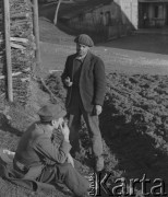 1942-1944, Deiswil, Szwajcaria. 
Dziennikarz gazety dla internowanych żołnierzy 2. Dywizji Strzelców Pieszych 
