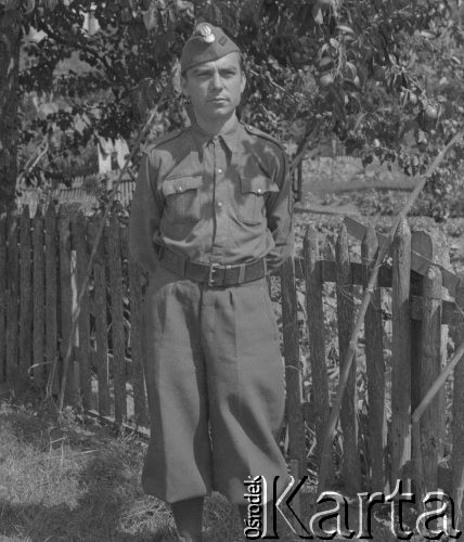 1940-1941, Münchenbuchsee, Szwajcaria.
Żołnierz z 2. Dywizji Strzelców Pieszych podczas internowania.
Fot. Jerzy Konrad Maciejewski, zbiory Ośrodka KARTA