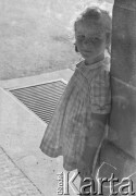 1940-1941, Münchenbuchsee, Szwajcaria.
Mała, szwajcarska dziewczynka.
Fot. Jerzy Konrad Maciejewski, zbiory Ośrodka KARTA