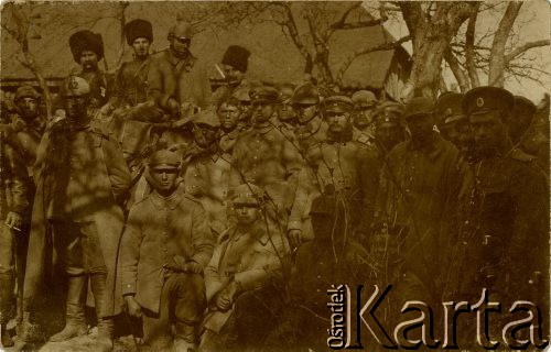 1914-1918, brak miejsca.
Żołnierze armii niemieckiej, wsód nich żołnierze 62 Pułku Piechoty Cesarstwa Niemieckiego.
Fot. NN, zbiory Ośrodka KARTA, przekazał Jan Rychter.