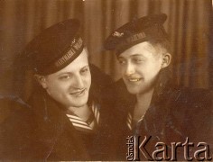 1935, Pińsk, woj. poleskie, Polska.
Marynarze Floty Pińskiej. Na odwrocie dedykacja 