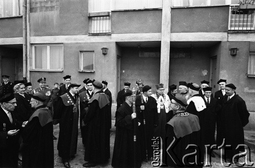 Październik 1971, Szczecin, Polska.
Reportaż dokumentujący obchody rocznicy XXV-lecia nauki polskiej na Pomorzu Zachodnim. Inauguracja roku akademickiego 1971/1972. Rektorzy szczecińskich uczelni.
Fot. Maciej Jasiecki, zbiory Ośrodka KARTA