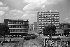 Lata 70., Szczecin, Polska.
Pl. Żołnierza Polskiego. Z lewej kombinat gastronomiczny „Kaskada”.
Fot. Maciej Jasiecki, zbiory Ośrodka KARTA
