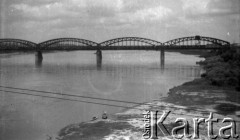 1941-1944, Warszawa.
Most Średnicowy, wysadzony przez Niemców 13 września 1944.
Fot. Maciej Jasiecki, zbiory Ośrodka KARTA