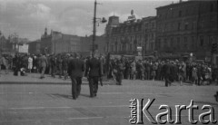 1941-1944, Warszawa.
Skrzyżowanie Alei Jerozolimskich i ul. Marszałkowskiej. Od lewej budynki przy ul. Marszałkowskiej 100, 102 (Hotel Wiedeński)
Fot. Maciej Jasiecki, zbiory Ośrodka KARTA