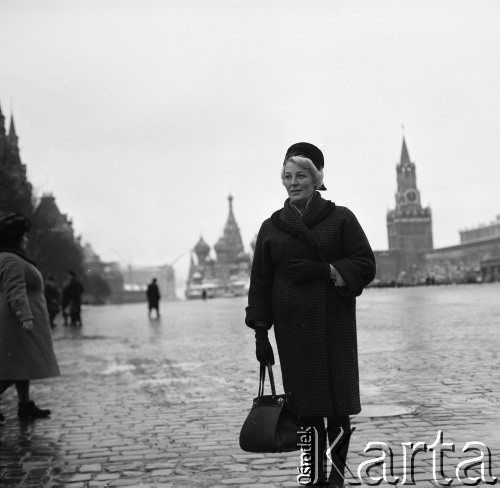 1966, Moskwa, ZSRR.
Kobieta na Placu Czerwonym.
Fot. Maciej Jasiecki, zbiory Ośrodka KARTA