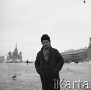 1966, Moskwa, ZSRR.
Fotograf Maciej Jasiecki na Placu Czerwonym.
Fot. NN, zbiory Ośrodka KARTA