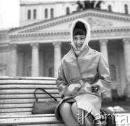 1966, Moskwa, ZSRR.
Mieszkanka Moskwy przy Teatrze Bolszoj.
Fot. Maciej Jasiecki, zbiory Ośrodka KARTA