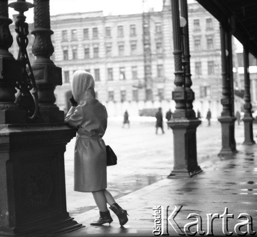 1966, Moskwa, ZSRR.
Mieszkanka Moskwy.
Fot. Maciej Jasiecki, zbiory Ośrodka KARTA