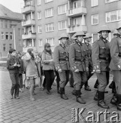 Lata 60.-70., NRD.
Dzieci i Żołnierze Volksarmee (Ludowej Armii).
Fot. Maciej Jasiecki, Fundacja Ośrodka KARTA