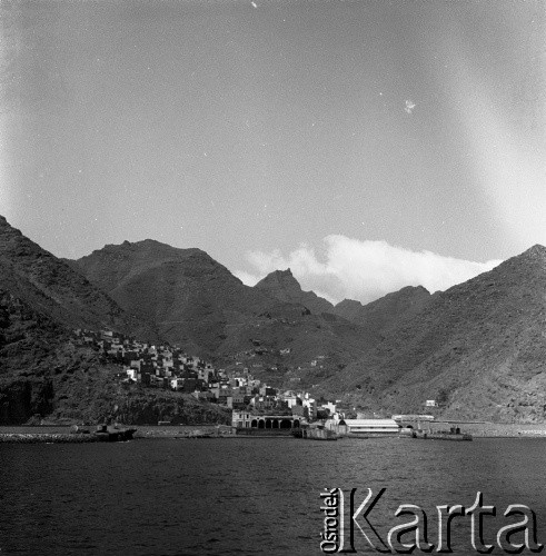 Lata 70., Santa Cruz de Tenerife, Hiszpania.
Port. Zdjęcie zrobione w czasie rejsu.
Fot. Maciej Jasiecki, zbiory Ośrodka KARTA