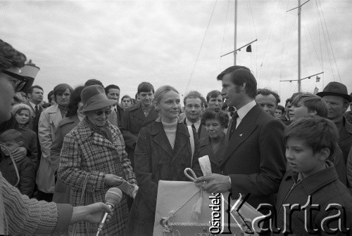 1972, Szczecin, Polska.
Uroczystość zorganizowana po ukończeniu tysięcznego rejsu przez MS Sołdek i MS Jedność Robotnicza. Nz. Krzysztof Baranowski.
Fot. Maciej Jasiecki, zbiory Ośrodka KARTA