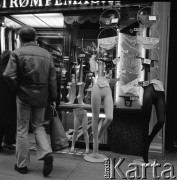 1972, Kopenhaga, Dania.
Sklep z damską bielizną. Zdjęcie zrobione w czasie rejsu MS Jedność Robotnicza.
Fot. Maciej Jasiecki, zbiory Ośrodka KARTA