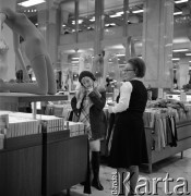 1972, Kopenhaga, Dania.
Sklep z rajstopami. Zdjęcie zrobione w czasie rejsu MS Jedność Robotnicza.
Fot. Maciej Jasiecki, zbiory Ośrodka KARTA