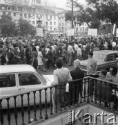 Wrzesień 1975, Lizbona, Portugalia.
Manifestacja na placu Rossi. Zdjęcie wykonane w czasie rejsu MS Kopalnia Wirek.
Fot. Maciej Jasiecki, zbiory Ośrodka KARTA