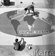 Lata 60-70., Polska.
Przygotowywanie rysunku dotyczącego eksportu statków. 
Fot. Maciej Jasiecki, zbiory Ośrodka KARTA