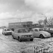 Lata 70., prawdopodobnie Ystad, Szwecja..
Parking. Zdjęcie wykonane w czasie rejsu promu m/f Gryf na trasie Świnoujście-Ystad (Szwecja).
Fot. Maciej Jasiecki, zbiory Ośrodka KARTA