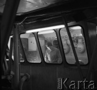 Lata 70., brak miejsca.
Pracownik techniczny na pokładzie promu m/f Gryf. Zdjęcie wykonane na trasie Świnoujście-Ystad (Szwecja).
Fot. Maciej Jasiecki, zbiory Ośrodka KARTA