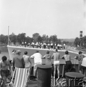 Lata 70., brak miejsca.
Załoga. Zdjęcie wykonane w czasie rejsu MS Bieszczady, statku Polskiej Żeglugi Morskiej.
Fot. Maciej Jasiecki, zbiory Ośrodka KARTA