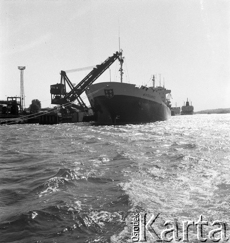 Lata 70., Szczecin, Polska.
Statek „Mirosławiec