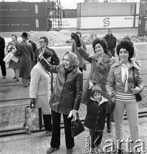 Lata 70., Szczecin, Polska.
Pożegnanie kapitana Zbigniewa Puchalskiego.
Fot. Maciej Jasiecki, zbiory Ośrodka KARTA