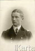 1916, brak miejsca.
Wacław Straszyński w mundurku szkolnym.
Fot. NN, zbiory Ośrodka KARTA, przekazała Danuta Tyszyńska-Kownacka.