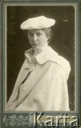 Ok. 1910, Mińsk, Imperium Rosyjskie.
Portret Zofii Demidowicz-Jankowskiej wykonany w atelier fotograficznym 