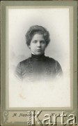 Ok. 1902, Mińsk, Imperium Rosyjskie.
Portret Marii Żórawskiej wykonany w atelier fotograficznym 