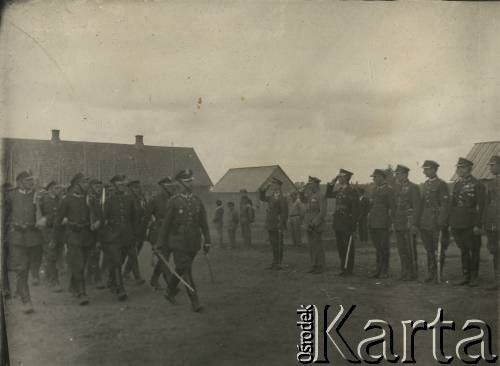 Przed 1939, brak miejsca.
Defilada przy granicy litewskiej.
Fot. NN, kolekcja Jana Piekutowskiego, zbiory Ośrodka KARTA