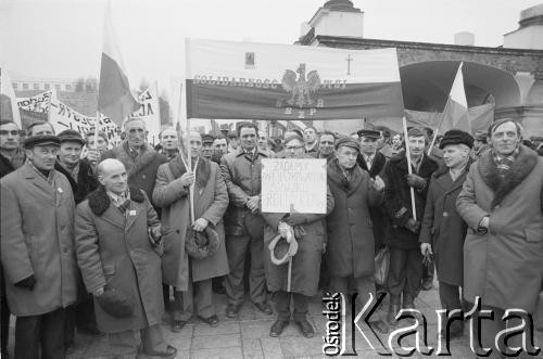 12.02.1981, Warszawa, Polska.
Manifestacja w związku z rozprawą rewizyjną przed Sądem Najwyższym w sprawie rejestracji 