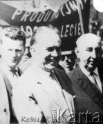 Po 1945, Polska.
Grupa osób podczas pochodu, w środku Kessler.
Fot. NN, kolekcja Cezarego Chlebowskiego, zbiory Ośrodka KARTA