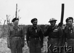 1941-1942, Wielka Brytania.
Por. Bolesław Kontrym (2. z prawej) podczas szkolenia spadochronowego. Bolesław Kontrym ps. 