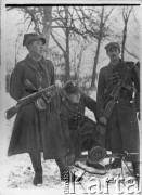 Zima 1943, Jakubowo koło Szczuczyna.
Okręg Nowogródek AK. Żołnierze VII batalionu, od lewej: kpr. Wacław Grygielewicz ps. 