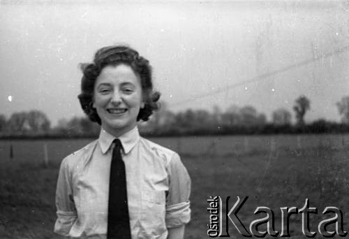 1943-1946, Wielka Brytania. 
Ochotniczka WAAF (Pomocniczej Lotniczej Służby Kobiet).
Fot. Zenon Brejwo, zbiory Ośrodka KARTA
