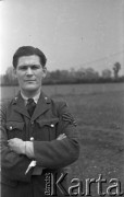 1943-1946, Wielka Brytania. 
Lotnik z personelu medycznego Polskich Sił Powietrznych w brytyjskim stopniu Sergeanta.
Fot. Zenon Brejwo, zbiory Ośrodka KARTA