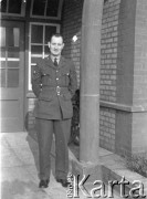 1943-1946, Wielka Brytania. 
Lotnik z personelu medycznego RAF w stopniu Flight Sergeant`a.
Fot. Zenon Brejwo, zbiory Ośrodka KARTA