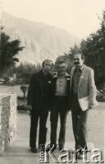 1980, Caracas, Wenezuela.
Sekretarz generalny Światowej Konfederacji Pracy Jan Kułakowski (w środku) z delegatami 